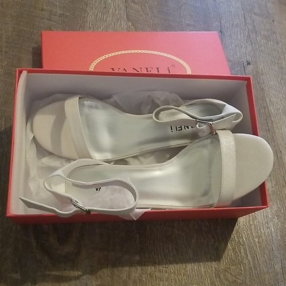 Sandals - Picture 4 of 4